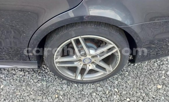 Ra Àlòkù Mercedes‒Benz E–Class Blue Ọkọ̀ in Accra ni Greater Accra Ra Àlòkù Mercedes‒Benz E–Class Blue Ọkọ̀ in Accra ni Greater Accra