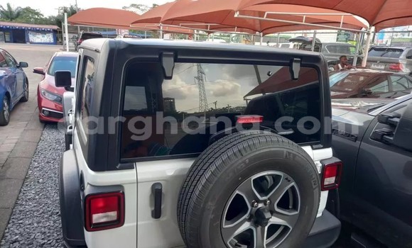 Sayi Na hannu Jeep Wrangler White Mota in Accra a Greater Accra Sayi Na hannu Jeep Wrangler White Mota in Accra a Greater Accra