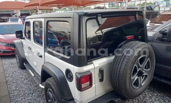 Sayi Na hannu Jeep Wrangler White Mota in Accra a Greater Accra Sayi Na hannu Jeep Wrangler White Mota in Accra a Greater Accra