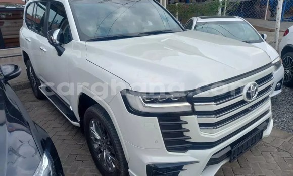 Sayi Na hannu Toyota Land Cruiser Prado White Mota in Accra a Greater Accra