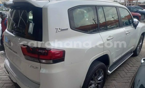 Sayi Na hannu Toyota Land Cruiser Prado White Mota in Accra a Greater Accra Sayi Na hannu Toyota Land Cruiser Prado White Mota in Accra a Greater Accra