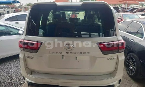 Sayi Na hannu Toyota Land Cruiser Prado White Mota in Accra a Greater Accra Sayi Na hannu Toyota Land Cruiser Prado White Mota in Accra a Greater Accra