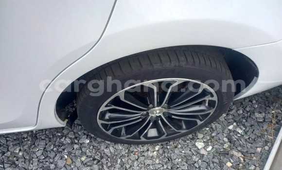 Sayi Na hannu Toyota Corolla White Mota in Accra a Greater Accra Sayi Na hannu Toyota Corolla White Mota in Accra a Greater Accra