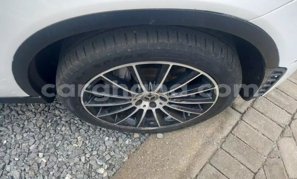 Sayi Na hannu Mercedes‒Benz GLC White Mota in Accra a Greater Accra Sayi Na hannu Mercedes‒Benz GLC White Mota in Accra a Greater Accra