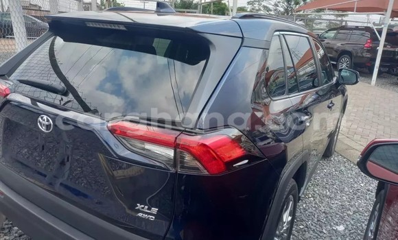 Ra Àlòkù Toyota RAV4 Blue Ọkọ̀ in Accra ni Greater Accra Ra Àlòkù Toyota RAV4 Blue Ọkọ̀ in Accra ni Greater Accra