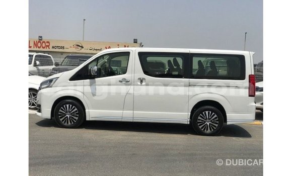 Buy Import Toyota Granvia White Car in Import - Dubai in Ashanti Buy Import Toyota Granvia White Car in Import - Dubai in Ashanti