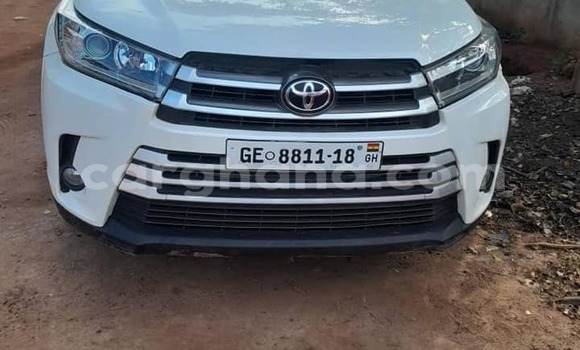 Buy Used Toyota Highlander White Car in Accra in Greater Accra Buy Used Toyota Highlander White Car in Accra in Greater Accra