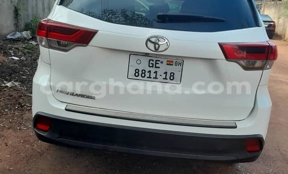 Buy Used Toyota Highlander White Car in Accra in Greater Accra Buy Used Toyota Highlander White Car in Accra in Greater Accra