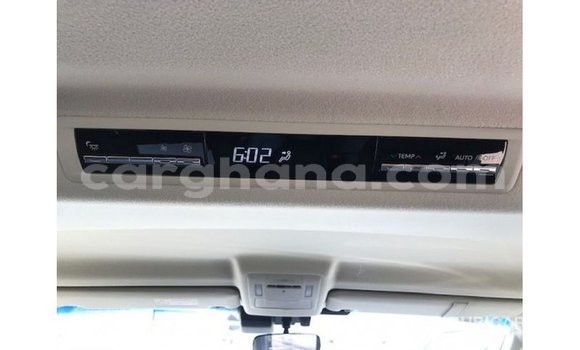 Buy Import Toyota Granvia White Car in Import - Dubai in Ashanti Buy Import Toyota Granvia White Car in Import - Dubai in Ashanti