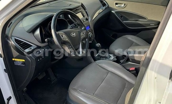 Buy Used Hyundai Santa Fe White Car in Accra in Greater Accra Buy Used Hyundai Santa Fe White Car in Accra in Greater Accra