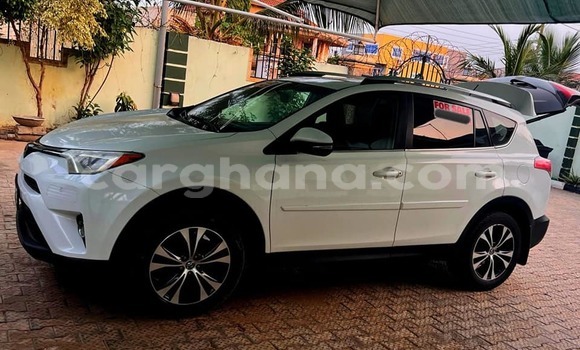 Buy Used Toyota RAV4 White Car in Accra in Greater Accra Buy Used Toyota RAV4 White Car in Accra in Greater Accra