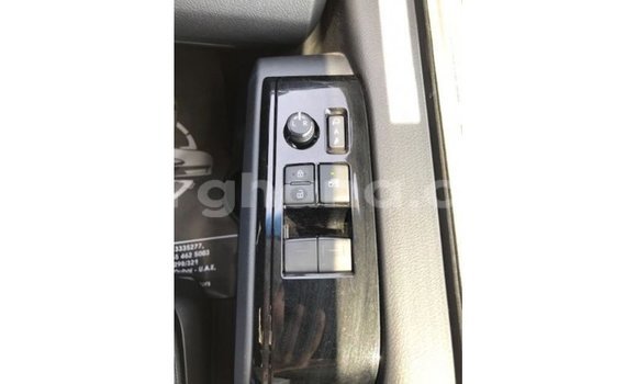 Buy Import Toyota Granvia White Car in Import - Dubai in Ashanti Buy Import Toyota Granvia White Car in Import - Dubai in Ashanti