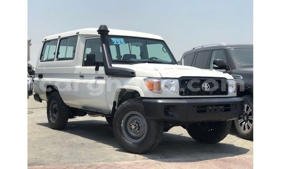 Ra Imported Toyota Land Cruiser funfun Ọkọ̀ in Import - Dubai ni Ashanti Ra Imported Toyota Land Cruiser funfun Ọkọ̀ in Import - Dubai ni Ashanti