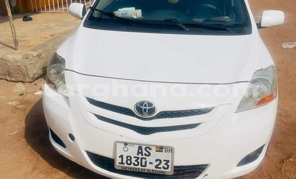 Buy Used Toyota Yaris White Car in Accra in Greater Accra
