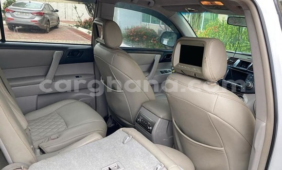 Buy Used Toyota Highlander White Car in Accra in Greater Accra Buy Used Toyota Highlander White Car in Accra in Greater Accra