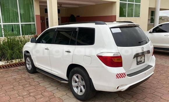 Buy Used Toyota Highlander White Car in Accra in Greater Accra Buy Used Toyota Highlander White Car in Accra in Greater Accra