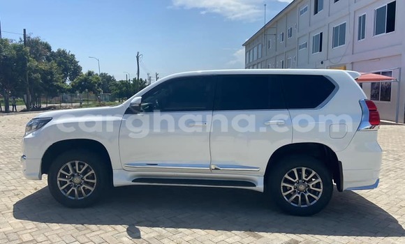 Buy Used Toyota Land Cruiser White Car in Accra in Greater Accra Buy Used Toyota Land Cruiser White Car in Accra in Greater Accra