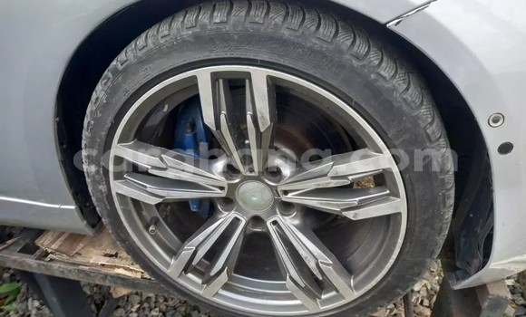 Sayi Na hannu BMW 3–Series Azurfa Mota in Accra a Greater Accra Sayi Na hannu BMW 3–Series Azurfa Mota in Accra a Greater Accra