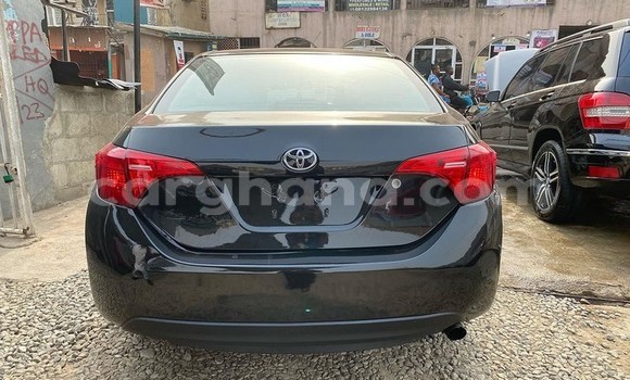 Sayi Na hannu Toyota Corolla Azurfa Mota in Takoradi a Yamma Sayi Na hannu Toyota Corolla Azurfa Mota in Takoradi a Yamma