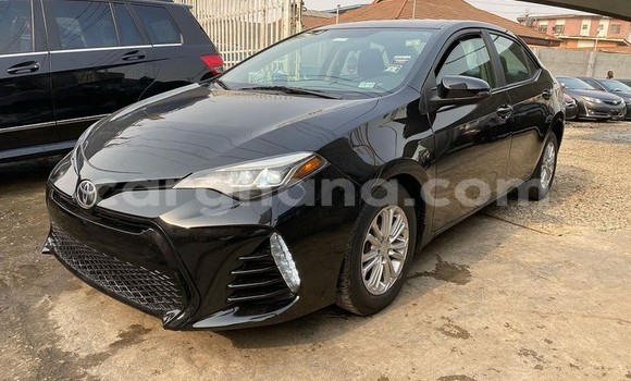 Sayi Na hannu Toyota Corolla Azurfa Mota in Takoradi a Yamma Sayi Na hannu Toyota Corolla Azurfa Mota in Takoradi a Yamma
