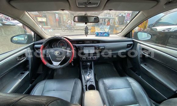 Sayi Na hannu Toyota Corolla Azurfa Mota in Takoradi a Yamma Sayi Na hannu Toyota Corolla Azurfa Mota in Takoradi a Yamma