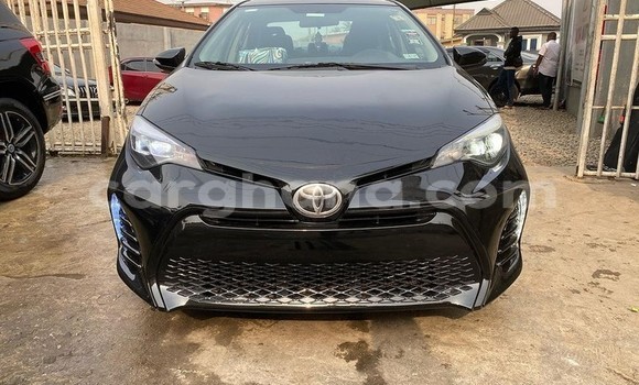 Sayi Na hannu Toyota Corolla Azurfa Mota in Takoradi a Yamma Sayi Na hannu Toyota Corolla Azurfa Mota in Takoradi a Yamma