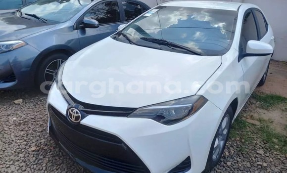 Sayi Na hannu Toyota Corolla White Mota in Accra a Greater Accra Sayi Na hannu Toyota Corolla White Mota in Accra a Greater Accra