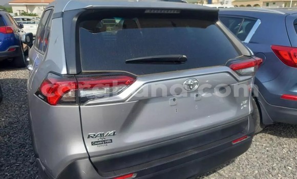 Sayi Na hannu Toyota RAV4 Azurfa Mota in Accra a Greater Accra Sayi Na hannu Toyota RAV4 Azurfa Mota in Accra a Greater Accra