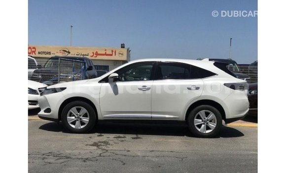 Sayi Imported Toyota Harrier White Mota in Import - Dubai a Ashanti Sayi Imported Toyota Harrier White Mota in Import - Dubai a Ashanti