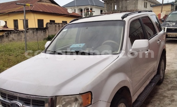 Buy Used Ford Escape White Car in Akim Oda in Eastern