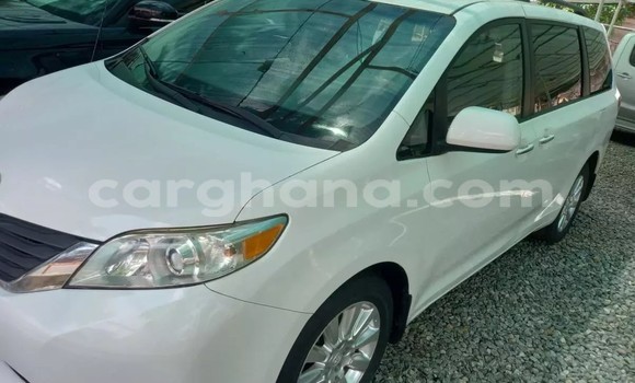 Buy Used Toyota Sienna White Car in Accra in Greater Accra Buy Used Toyota Sienna White Car in Accra in Greater Accra