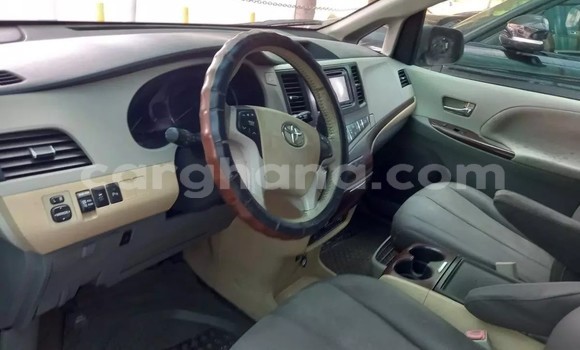 Buy Used Toyota Sienna White Car in Accra in Greater Accra Buy Used Toyota Sienna White Car in Accra in Greater Accra