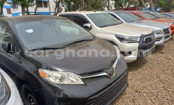 Buy Used Toyota Sienna Black Car in Accra in Greater Accra