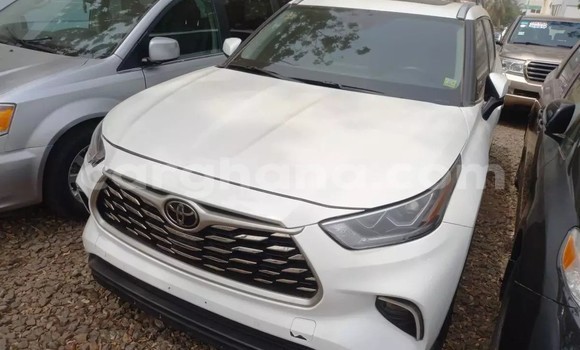 Sayi Na hannu Toyota Highlander White Mota in Accra a Greater Accra Sayi Na hannu Toyota Highlander White Mota in Accra a Greater Accra