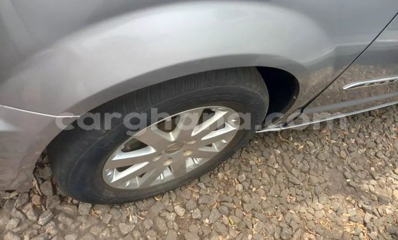 Sayi Na hannu Chrysler Town & Country Azurfa Mota in Accra a Greater Accra Sayi Na hannu Chrysler Town & Country Azurfa Mota in Accra a Greater Accra