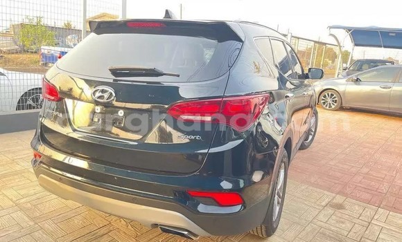 Sayi Na hannu Hyundai Santa Fe Black Mota in Accra a Greater Accra Sayi Na hannu Hyundai Santa Fe Black Mota in Accra a Greater Accra