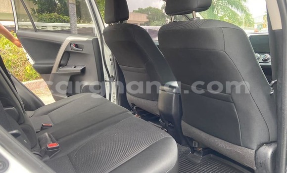 Buy Used Toyota RAV4 White Car in Accra in Greater Accra Buy Used Toyota RAV4 White Car in Accra in Greater Accra