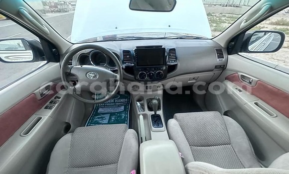 Ra Àlòkù Toyota Fortuner funfun Ọkọ̀ in Accra ni Greater Accra Ra Àlòkù Toyota Fortuner funfun Ọkọ̀ in Accra ni Greater Accra