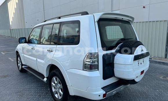 Ra Àlòkù Mitsubishi Pajero funfun Ọkọ̀ in Accra ni Greater Accra Ra Àlòkù Mitsubishi Pajero funfun Ọkọ̀ in Accra ni Greater Accra
