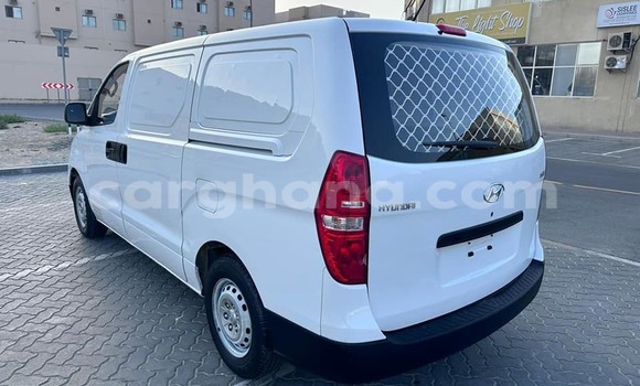 Ra Àlòkù Hyundai H1 funfun Ọkọ̀ in Accra ni Greater Accra Ra Àlòkù Hyundai H1 funfun Ọkọ̀ in Accra ni Greater Accra