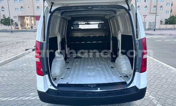 Ra Àlòkù Hyundai H1 funfun Ọkọ̀ in Accra ni Greater Accra Ra Àlòkù Hyundai H1 funfun Ọkọ̀ in Accra ni Greater Accra