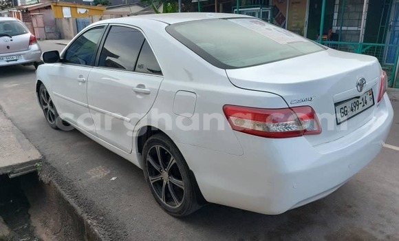 Sayi Na hannu Toyota Camry White Mota in Accra a Greater Accra Sayi Na hannu Toyota Camry White Mota in Accra a Greater Accra