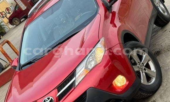 Ra Àlòkù Toyota RAV4 Red Ọkọ̀ in Iwọn didun ni Oorun Ra Àlòkù Toyota RAV4 Red Ọkọ̀ in Iwọn didun ni Oorun