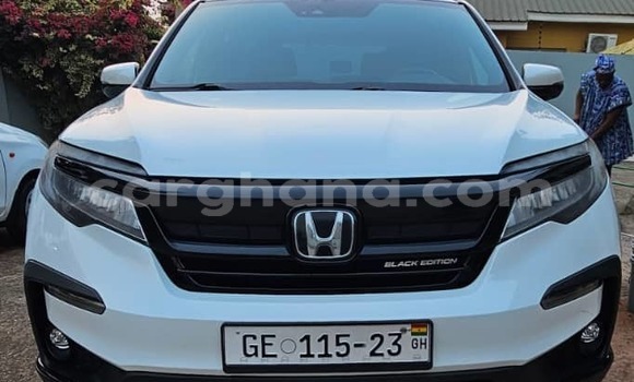 Sayi Na hannu Honda Pilot White Mota in Accra a Greater Accra