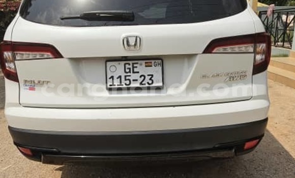 Buy Used Honda Pilot White Car in Accra in Greater Accra Buy Used Honda Pilot White Car in Accra in Greater Accra