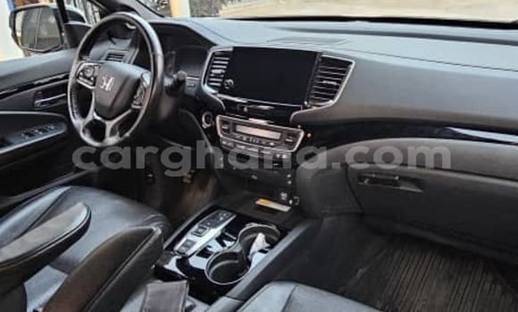 Buy Used Honda Pilot White Car in Accra in Greater Accra Buy Used Honda Pilot White Car in Accra in Greater Accra