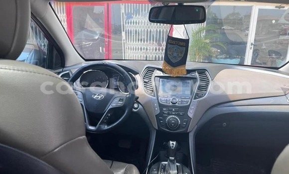 Ra Àlòkù Hyundai Santa Fe Red Ọkọ̀ in Accra ni Greater Accra