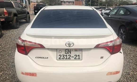 Sayi Na hannu Toyota Corolla White Mota in Accra a Greater Accra Sayi Na hannu Toyota Corolla White Mota in Accra a Greater Accra
