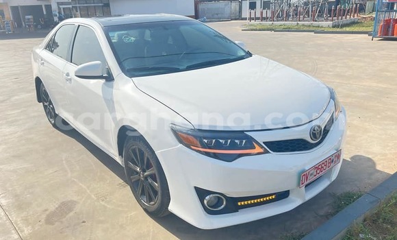 Buy Used Toyota Camry White Car in Accra in Greater Accra