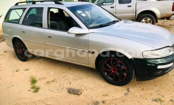 Ra Àlòkù Opel Astra Silver Ọkọ̀ in Accra ni Greater Accra Ra Àlòkù Opel Astra Silver Ọkọ̀ in Accra ni Greater Accra